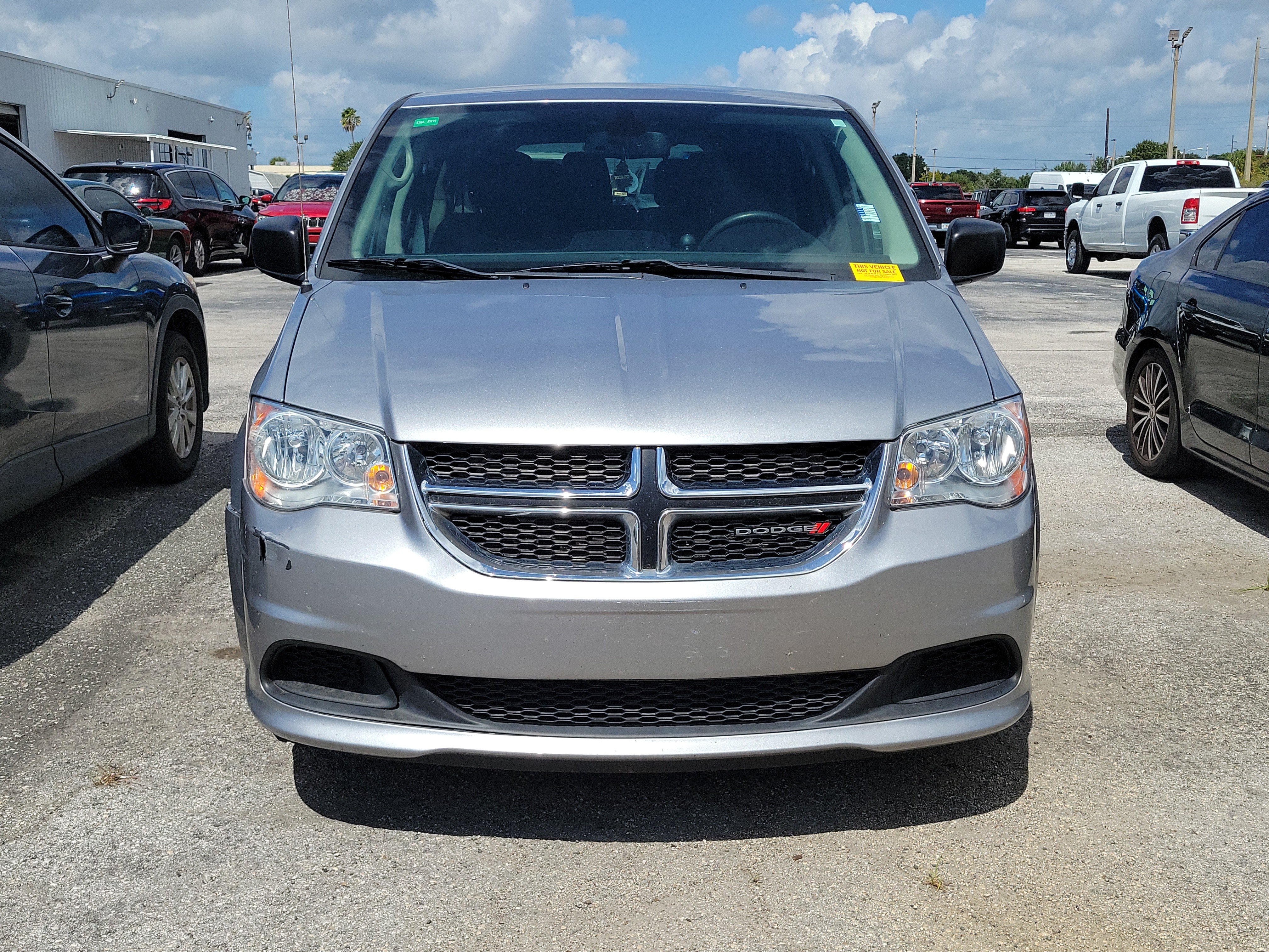 Used 2019 Dodge Grand Caravan FWD image 2