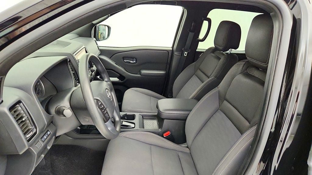 Used 2023 Nissan Frontier SV w/ Midnight Edition Package AWD/4WD image 13