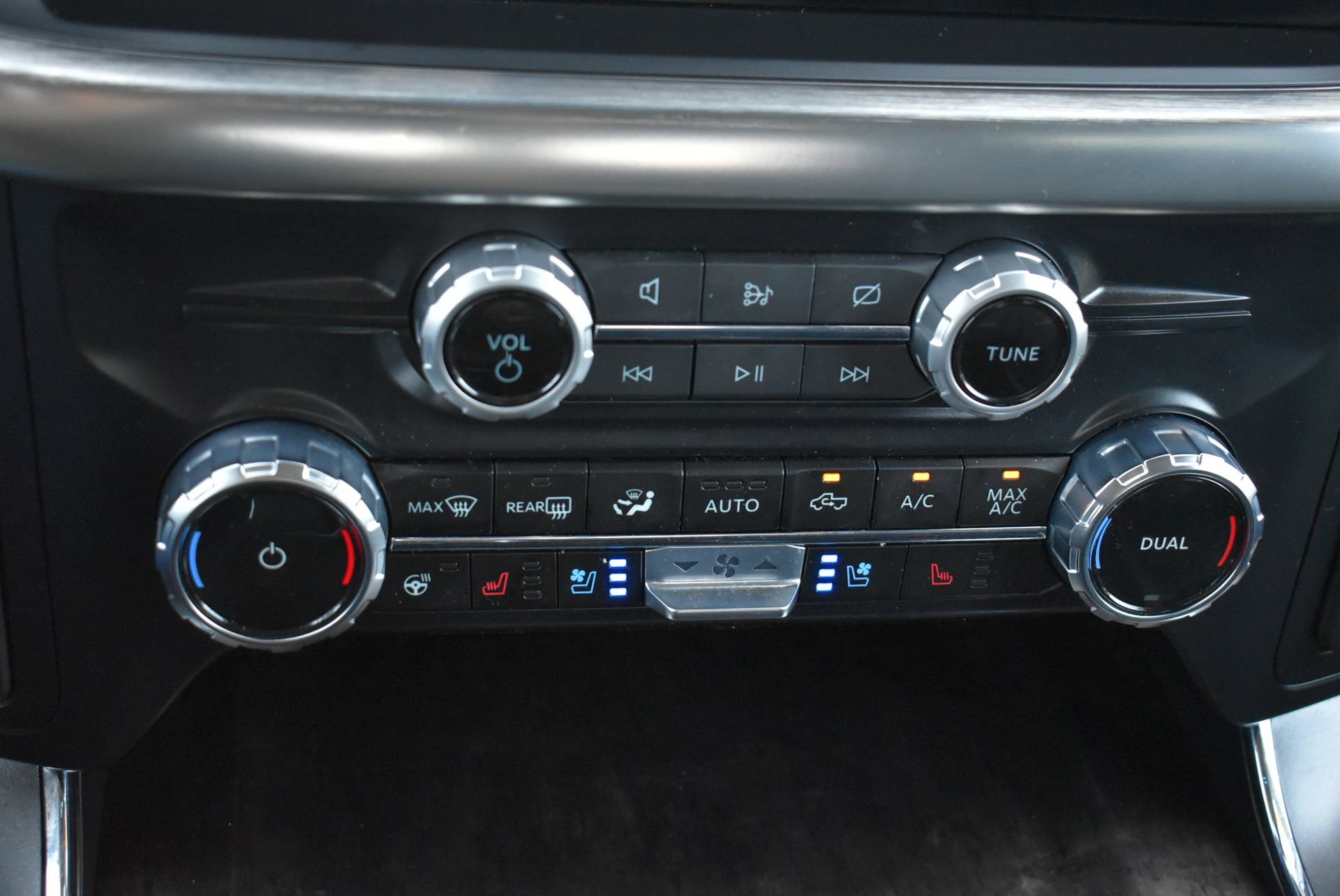 Used 2023 Ford F150 Lariat w/ Trailer Tow Package AWD/4WD image 27