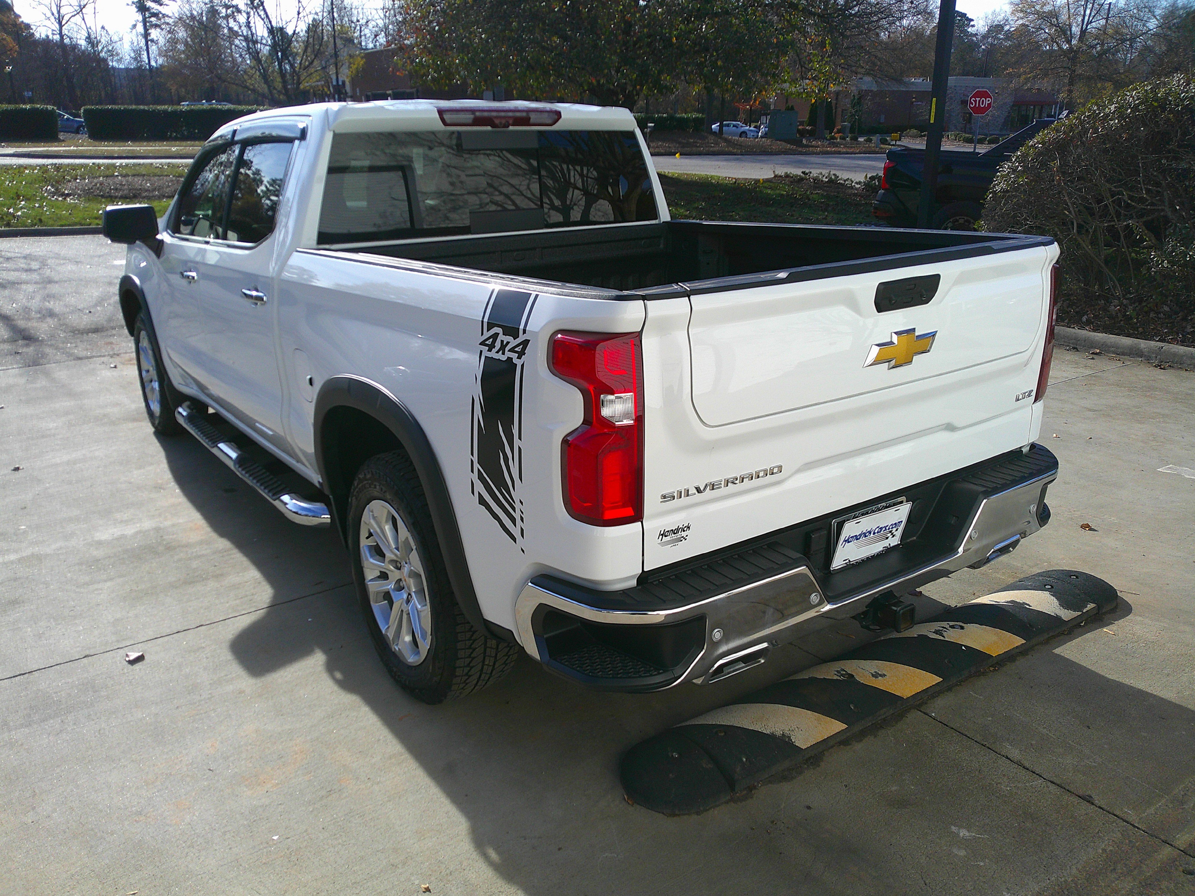 Used 2024 Chevrolet Silverado 1500 LTZ w/ LTZ Premium Package image 9
