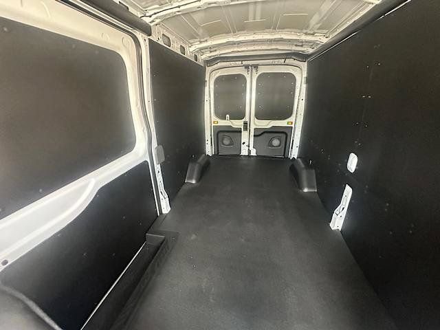 New 2027 Ford Transit 250 148 Medium Roof w/ Load Area Protection Package RWD image 22