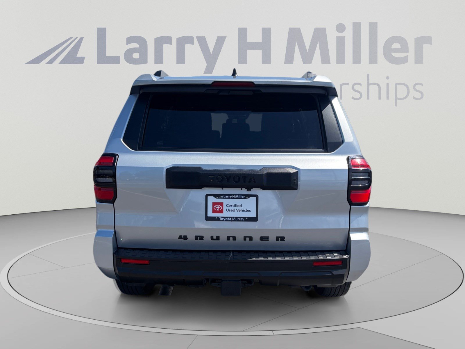 Certified 2025 Toyota 4Runner SR5 AWD/4WD image 4