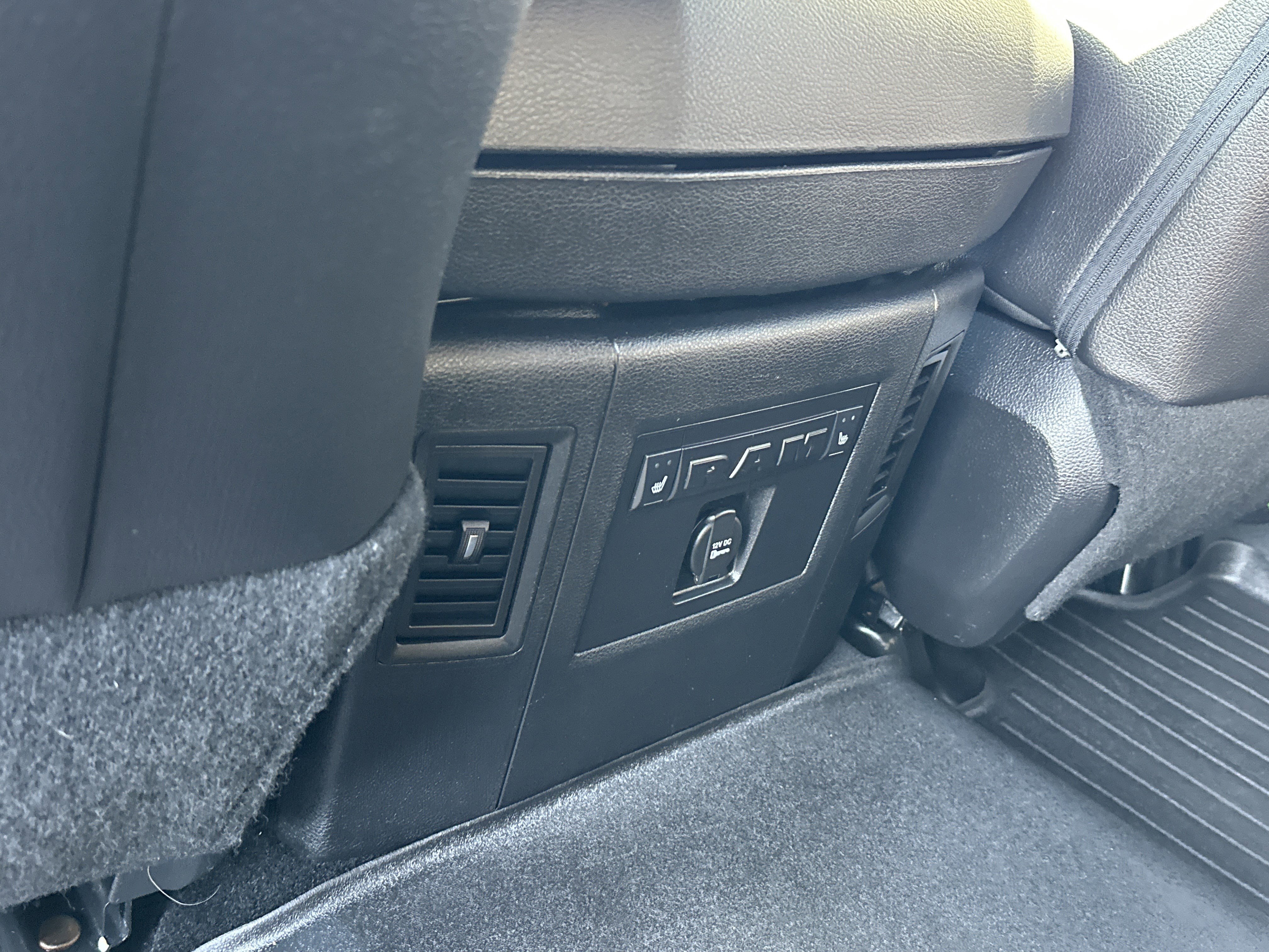 Used 2016 RAM 2500 Laramie w/ Convenience Group image 13