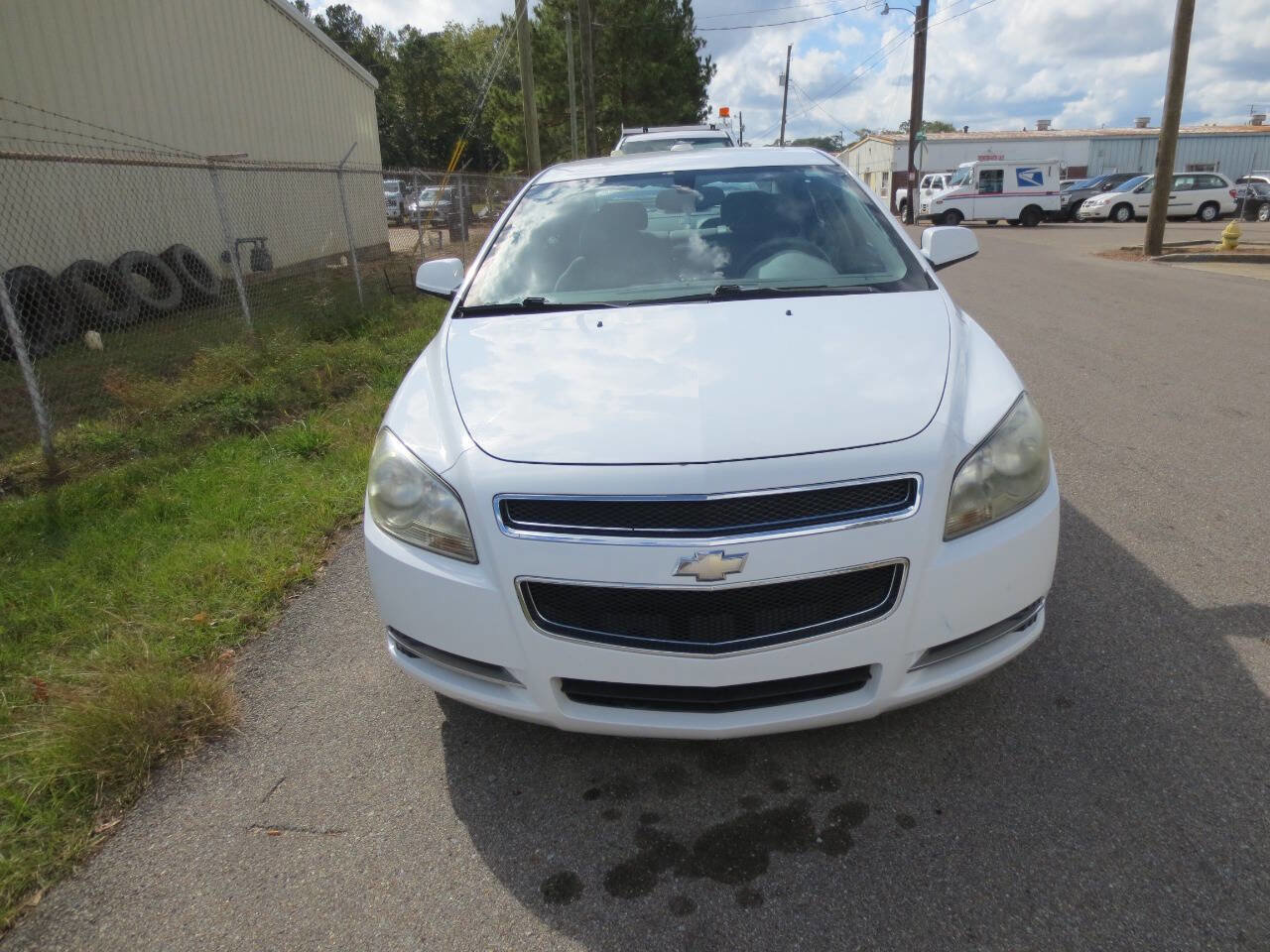 Used 2010 Chevrolet Malibu Hybrid image 3