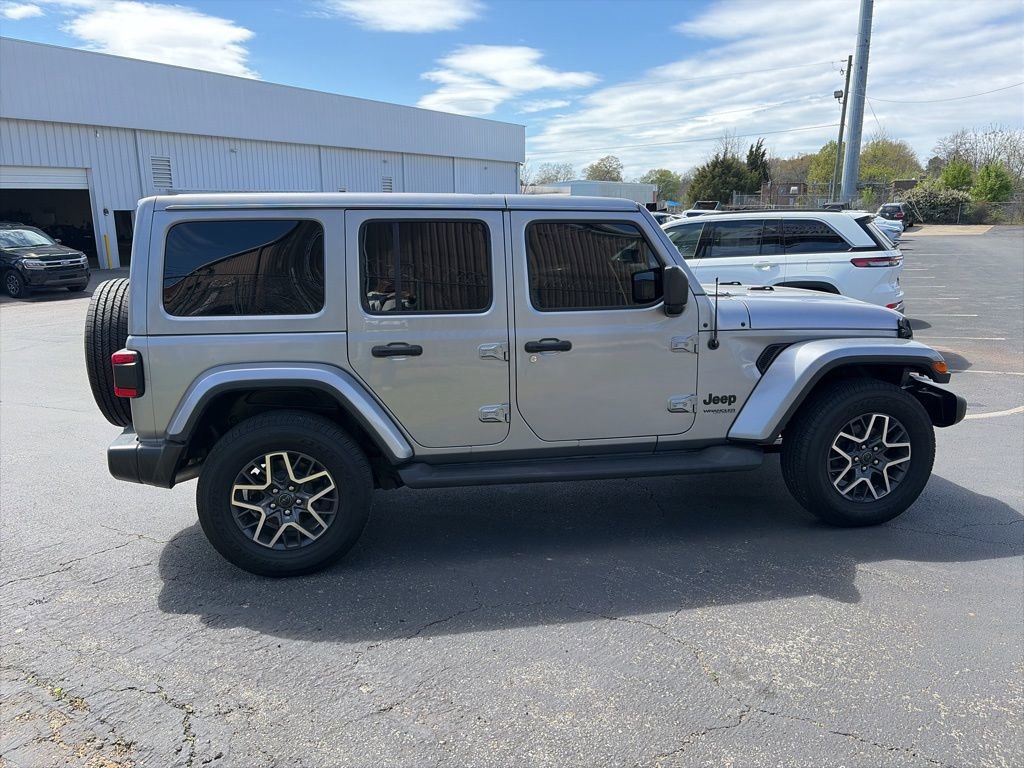 Used 2021 Jeep Wrangler Unlimited Sahara image 8