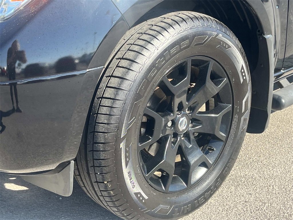 Used 2020 Nissan Frontier SV w/ Midnight Edition Floor Mats image 9