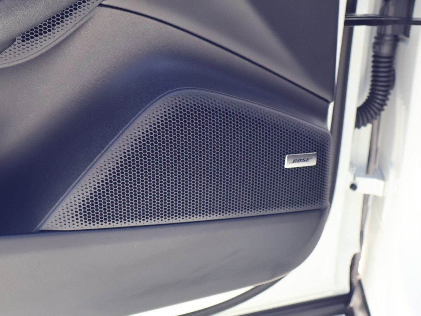 Certified 2025 Porsche Macan Electric RWD image 14