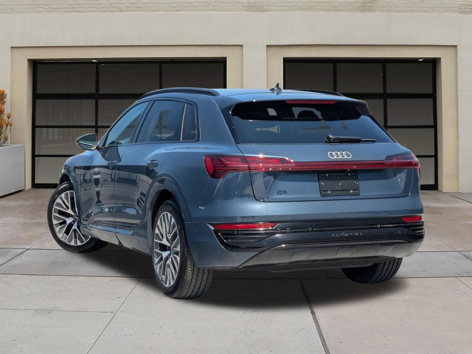 Used 2024 Audi Q8 e-tron Premium Plus w/ Premium Plus Package AWD/4WD image 2