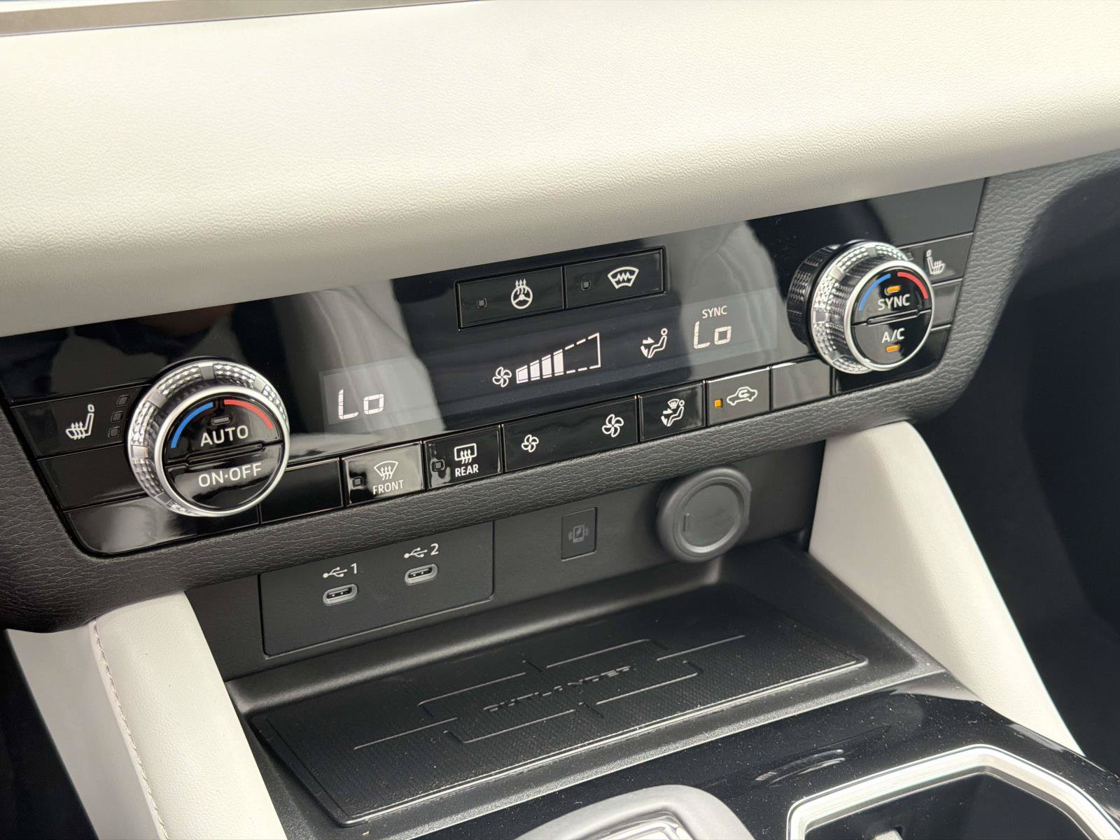 New 2026 Mitsubishi Outlander SE AWD/4WD image 24