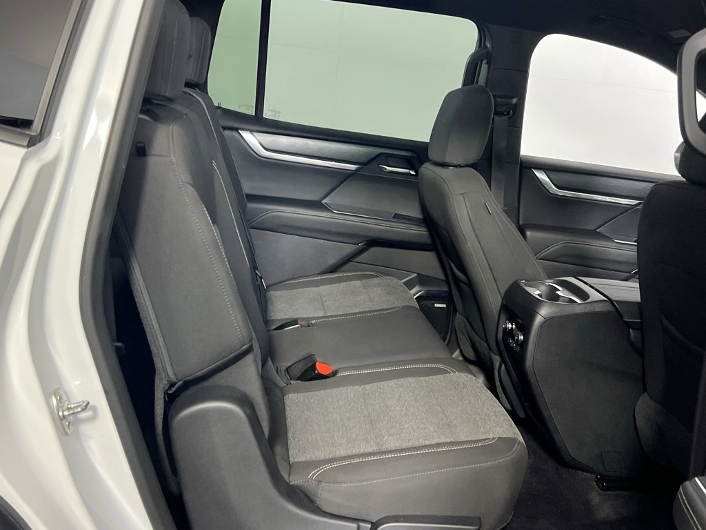 Used 2025 GMC Acadia Elevation image 32