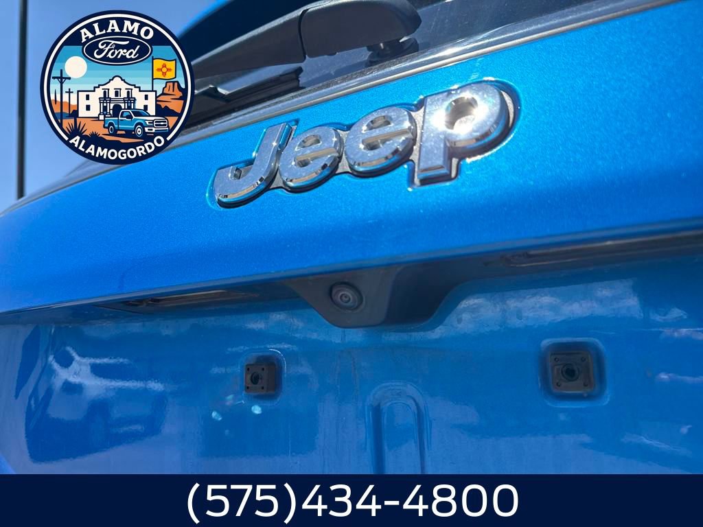 Used 2024 Jeep Compass Latitude image 16