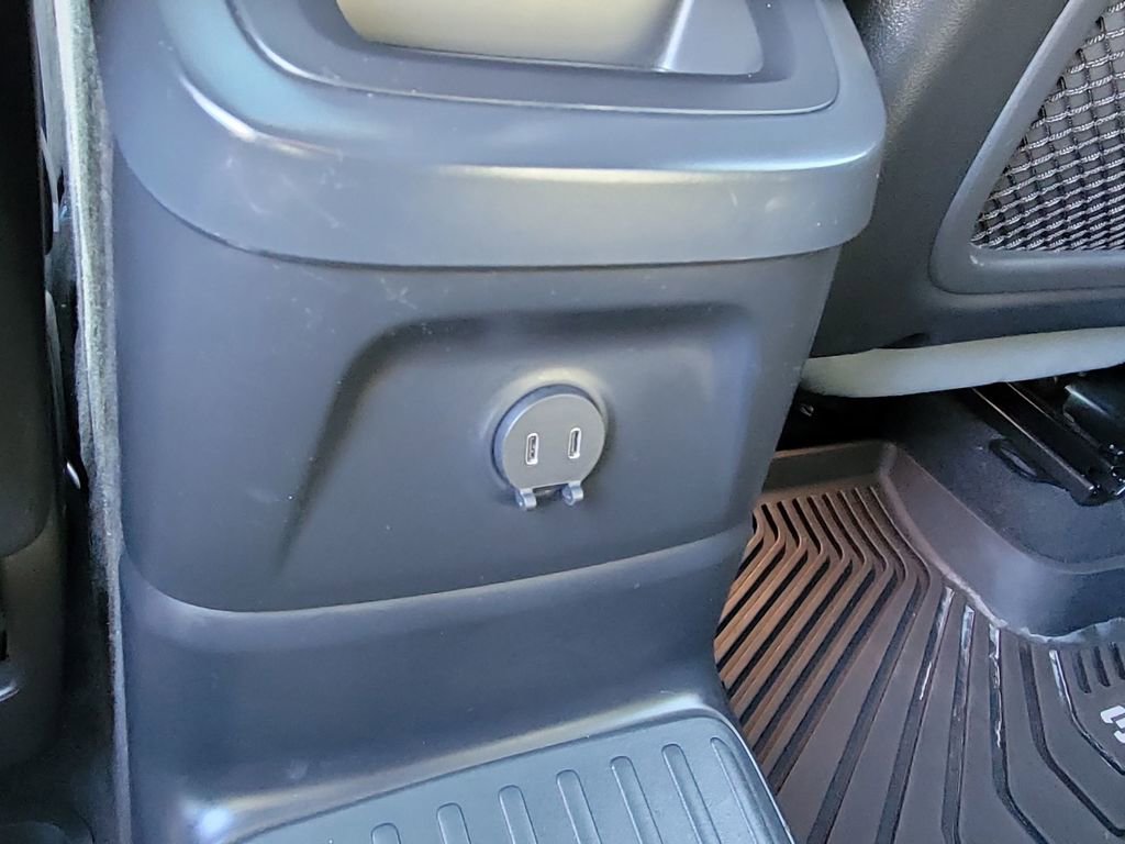 Used 2021 Volvo XC60 T8 R-Design w/ Advanced Package image 22