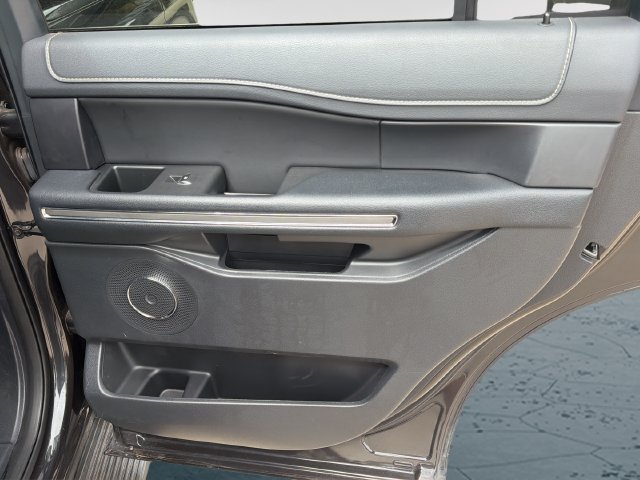 Used 2024 Ford Expedition XLT RWD image 12