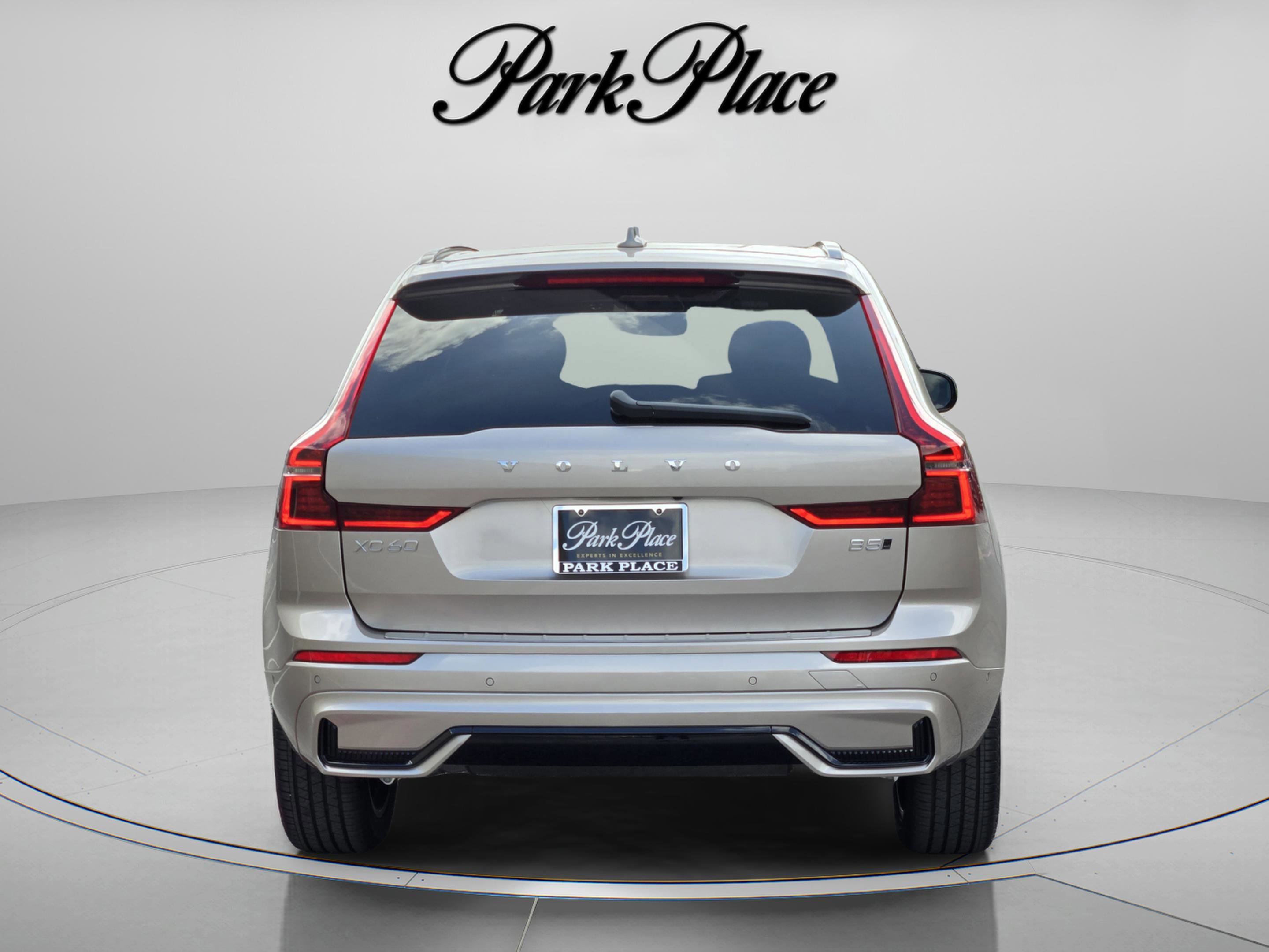 New 2026 Volvo XC60 B5 Plus w/ Protection Package Premier image 4