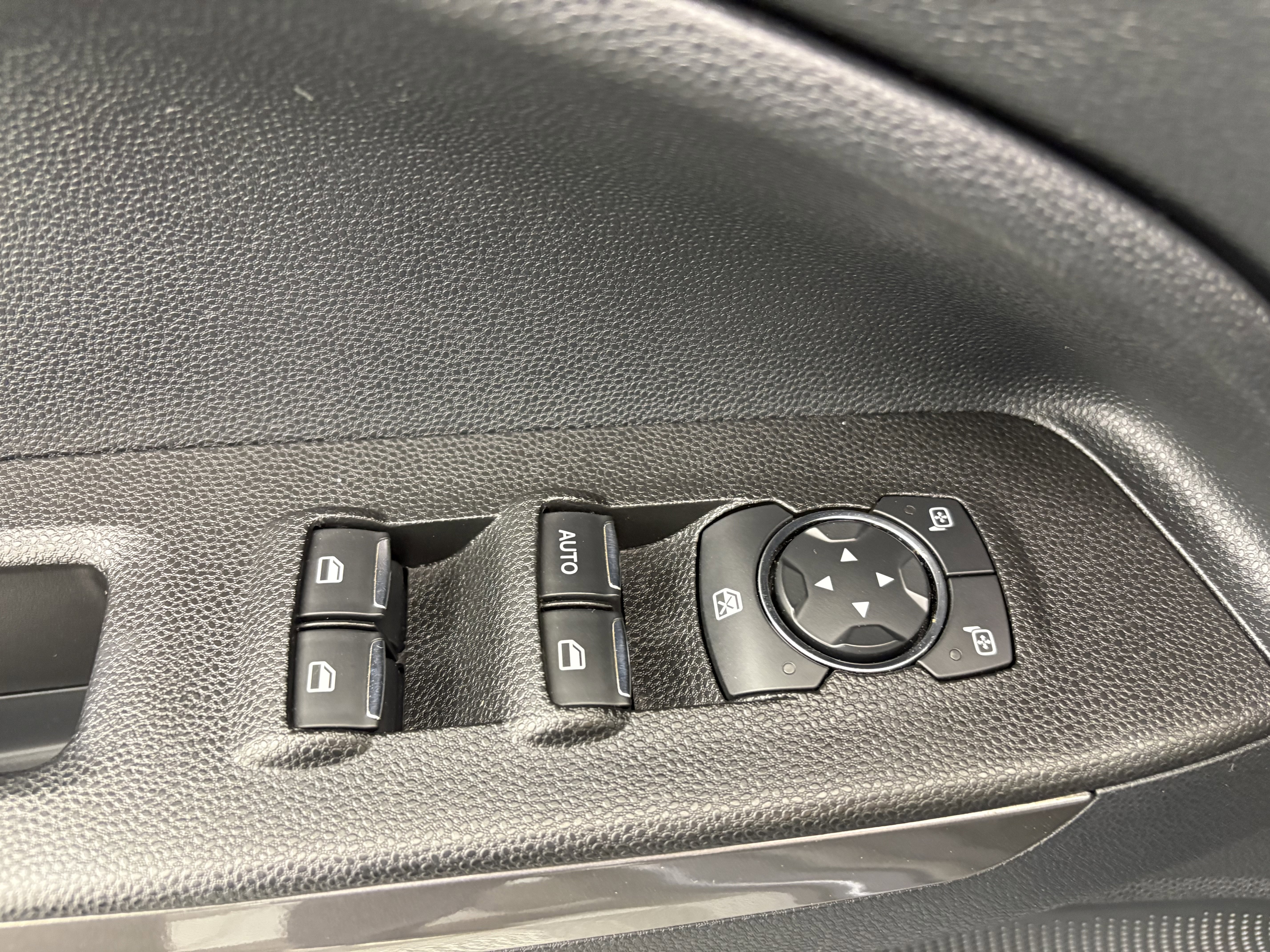 Used 2022 Ford EcoSport SE AWD/4WD image 13
