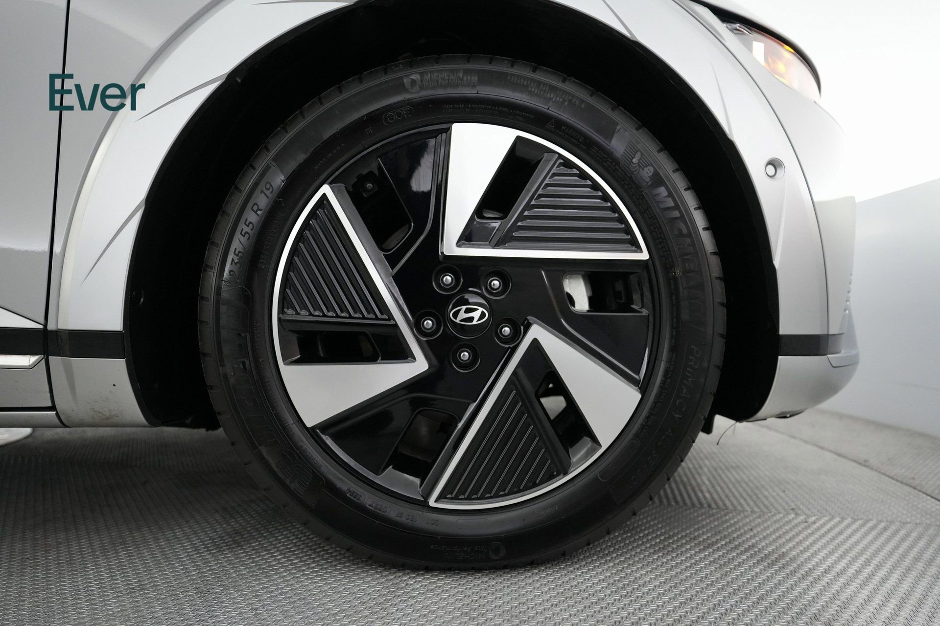 Used 2025 Hyundai Ioniq 5 Limited image 17