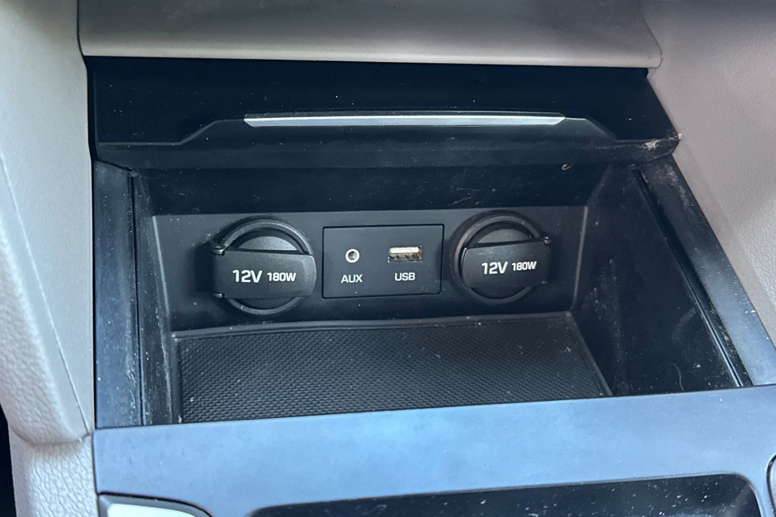 Used 2017 Hyundai Elantra SE image 34