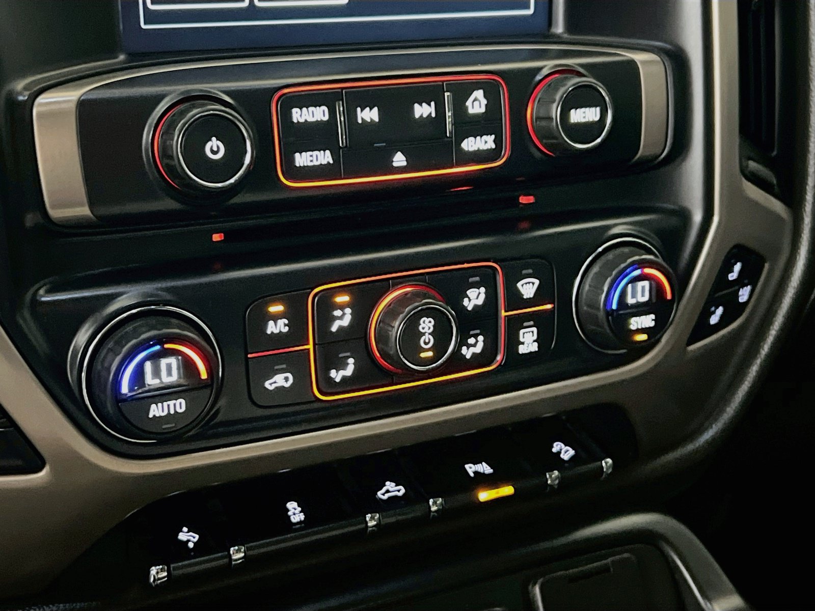 Used 2015 GMC Sierra 1500 Denali AWD/4WD image 10