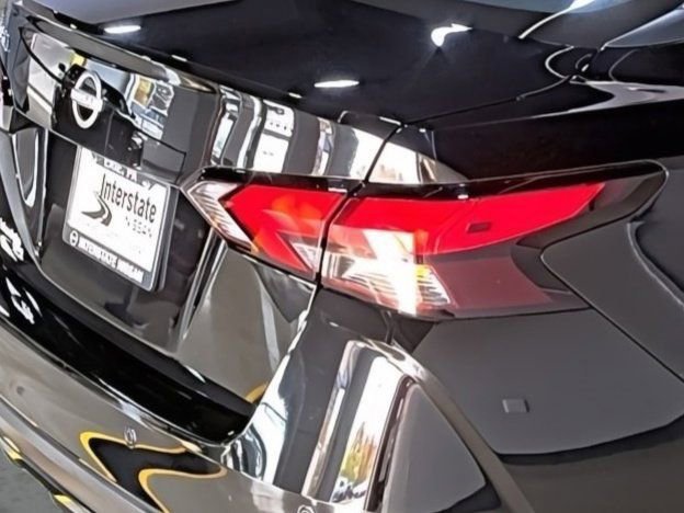 Used 2025 Nissan Versa SV w/ Trunk Package image 13