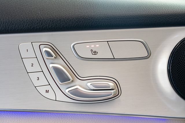 Used 2021 Mercedes-Benz GLC 300 4MATIC image 20