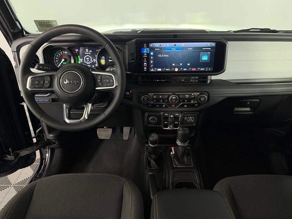 Certified 2025 Jeep Wrangler Unlimited Sahara AWD/4WD image 18