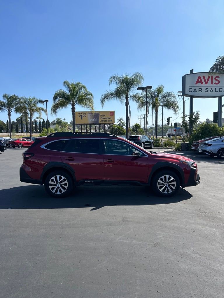 Used 2025 Subaru Outback Premium image 3