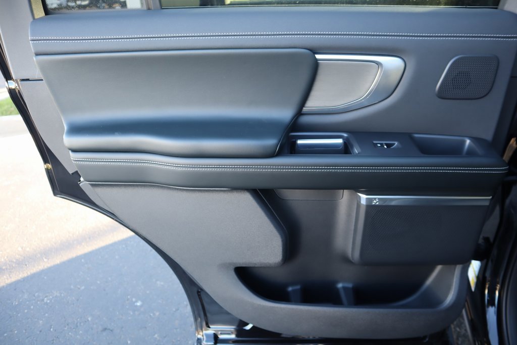 New 2025 Ford Expedition Platinum w/ Driver's Package image 19