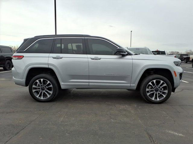 Used 2024 Jeep Grand Cherokee Overland w/ Trailer Tow Package image 28