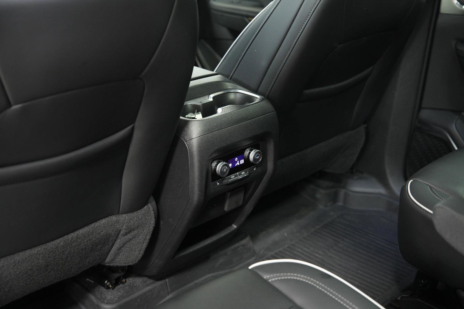 Used 2025 Buick Enclave Avenir image 21