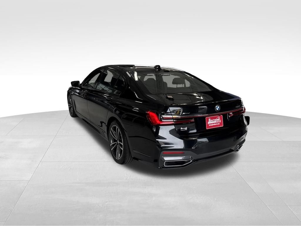 Used 2022 BMW 750i xDrive w/ M Sport Package AWD/4WD image 3