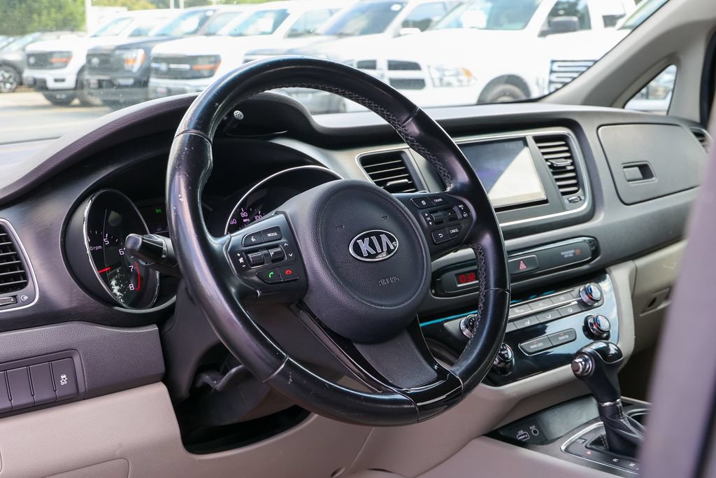 Used 2016 Kia Sedona LX w/ LX Essentials Premium Package FWD image 25