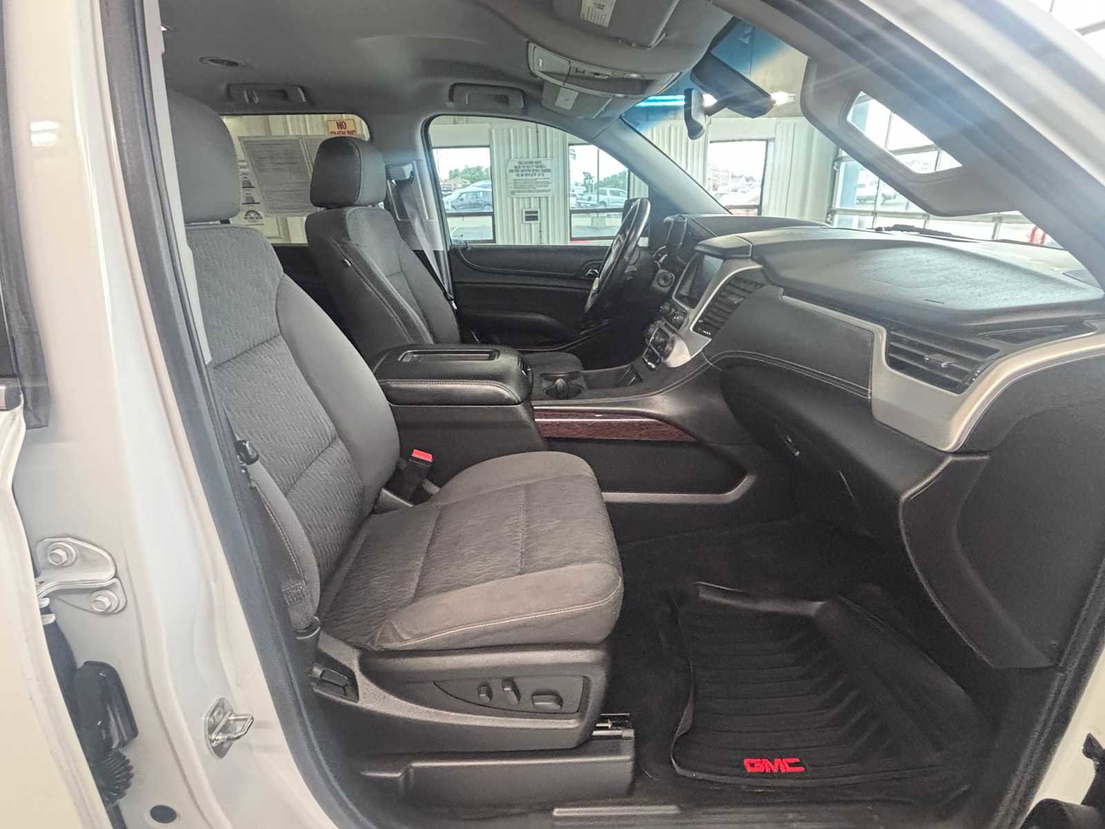 Used 2016 GMC Yukon SLE w/ Convenience Package AWD/4WD image 14