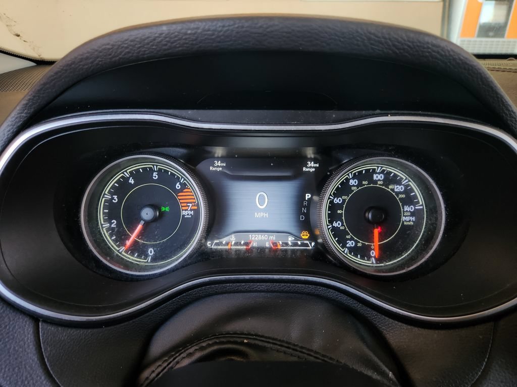 Used 2019 Jeep Cherokee Limited FWD image 16