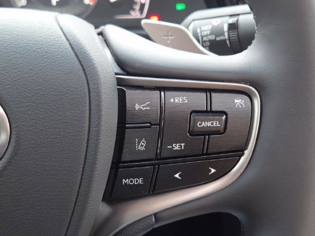 Used 2025 Lexus ES 350 w/ Accessory Package (Z1) FWD image 18