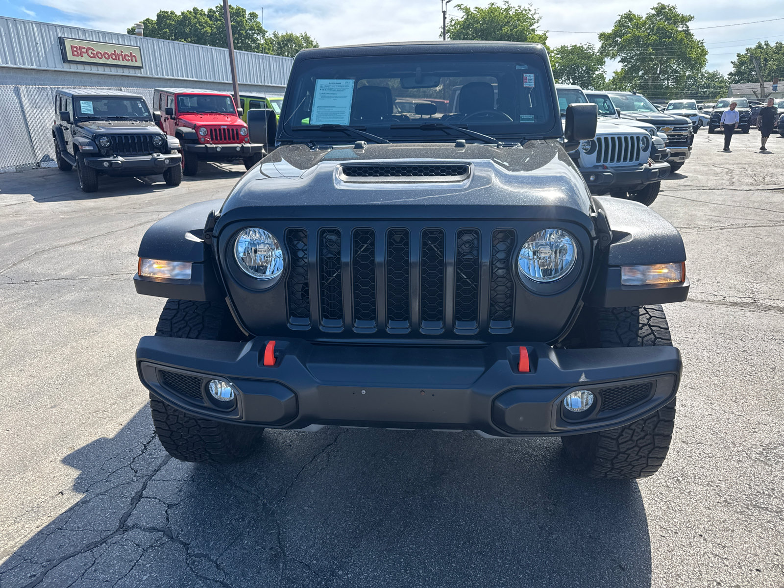 Used 2022 Jeep Gladiator Mojave w/ Cold Weather Group AWD/4WD image 2
