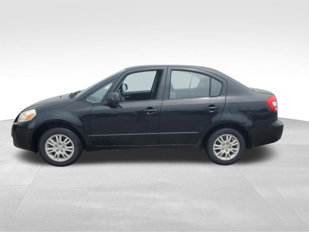 Used 2012 Suzuki SX4 LE FWD image 2