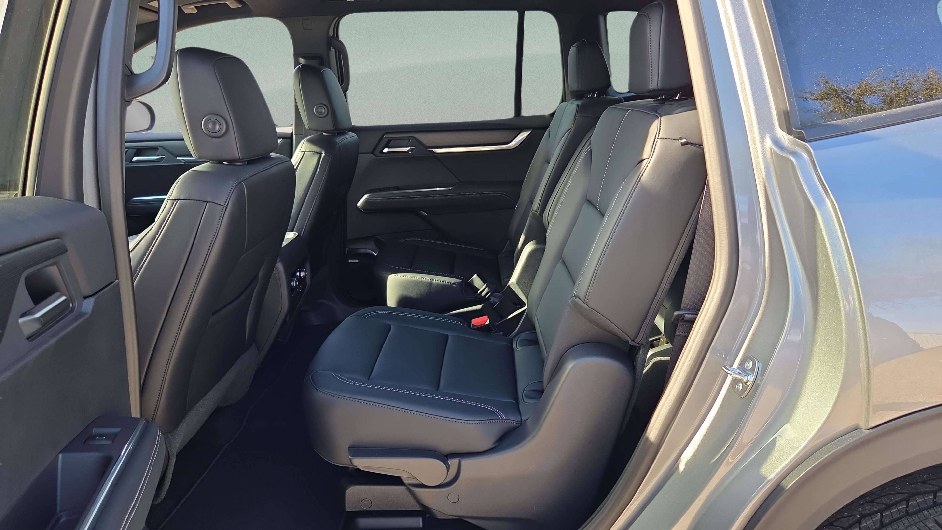 New 2026 GMC Acadia Elevation w/ Elevation Premium Package FWD image 11