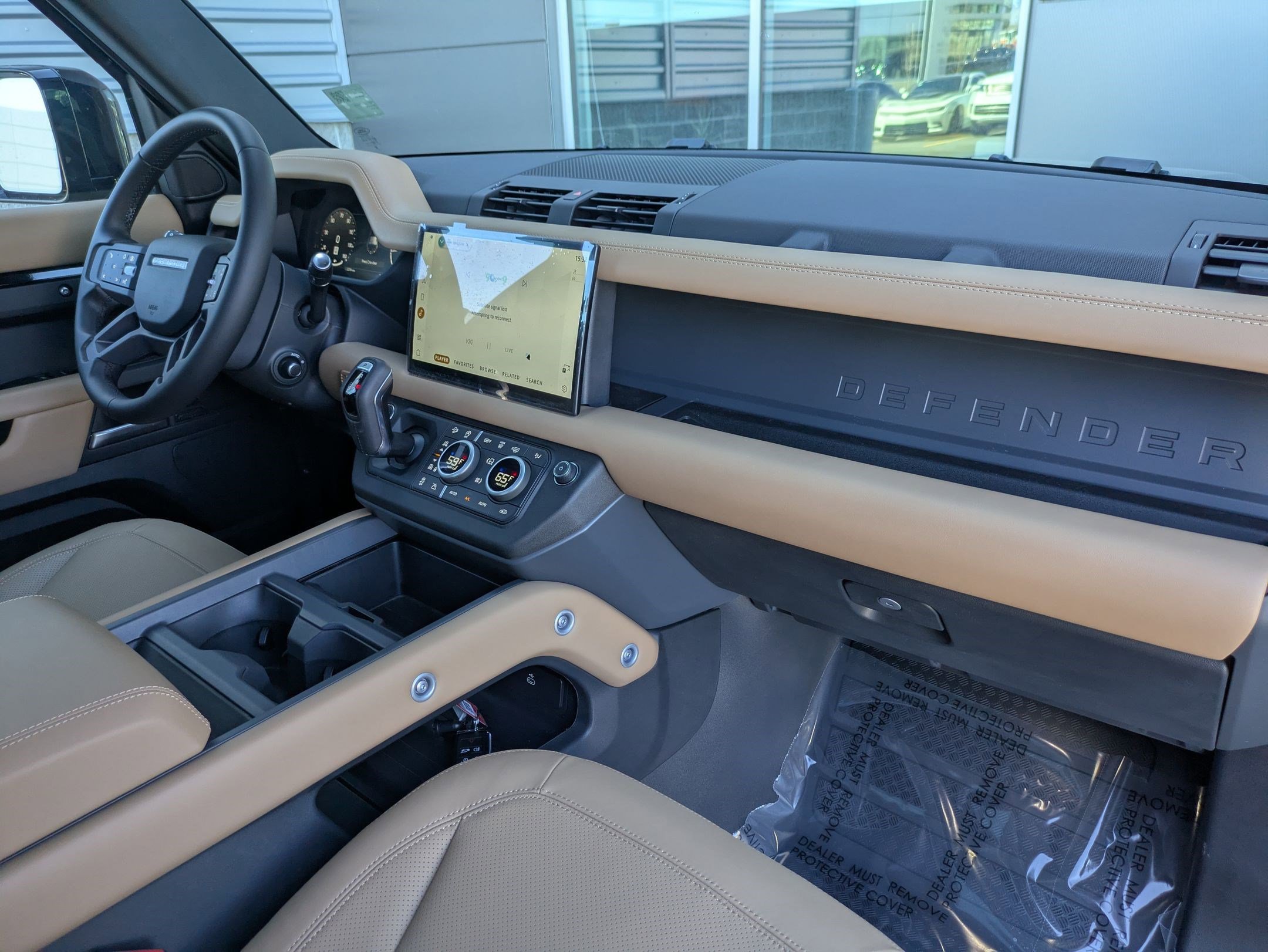 Certified 2025 Land Rover Defender 110 X-Dynamic SE image 31