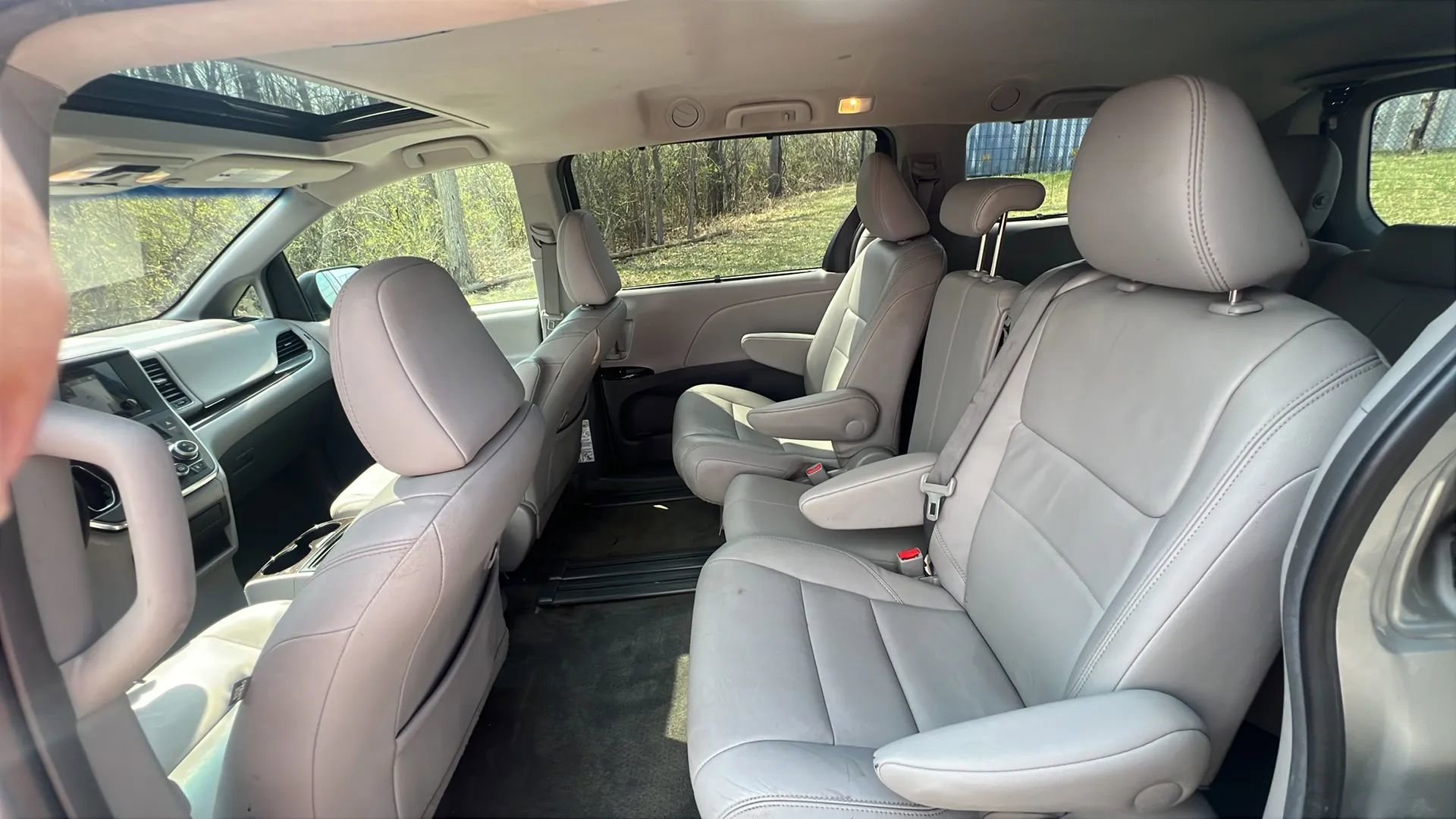 Used 2017 Toyota Sienna XLE w/ XLE Navigation Package image 23