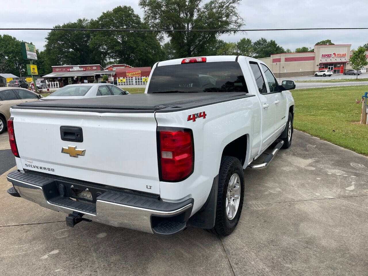 Used 2018 Chevrolet Silverado 1500 LT w/ All Star Edition AWD/4WD image 4