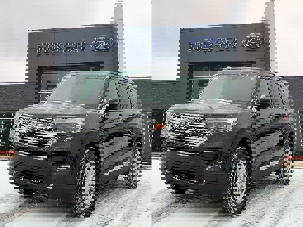 Certified 2022 Ford Explorer XLT image 3