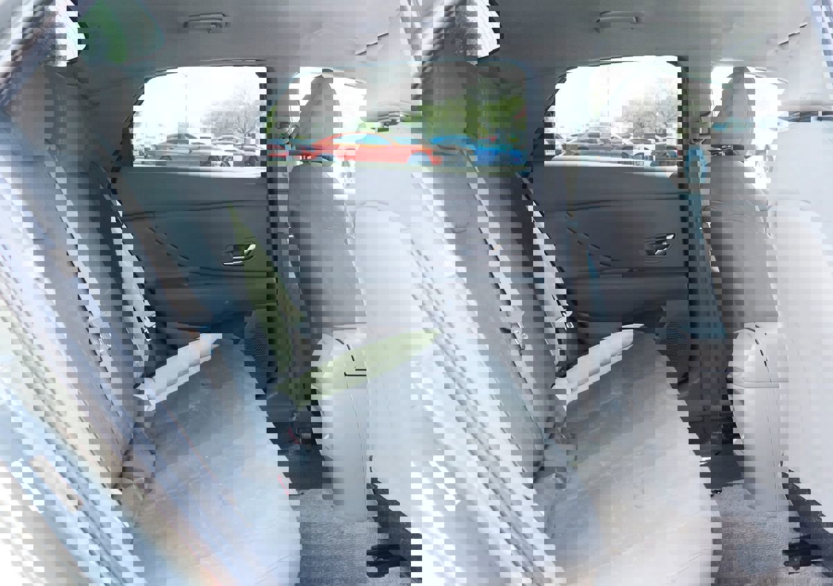 Used 2024 Hyundai Elantra SE image 27