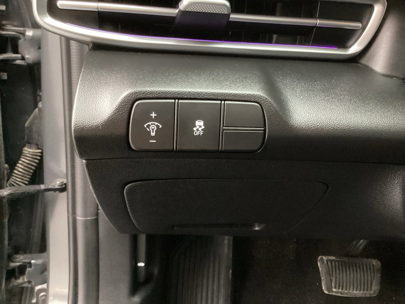 Used 2024 Hyundai Elantra SEL image 29