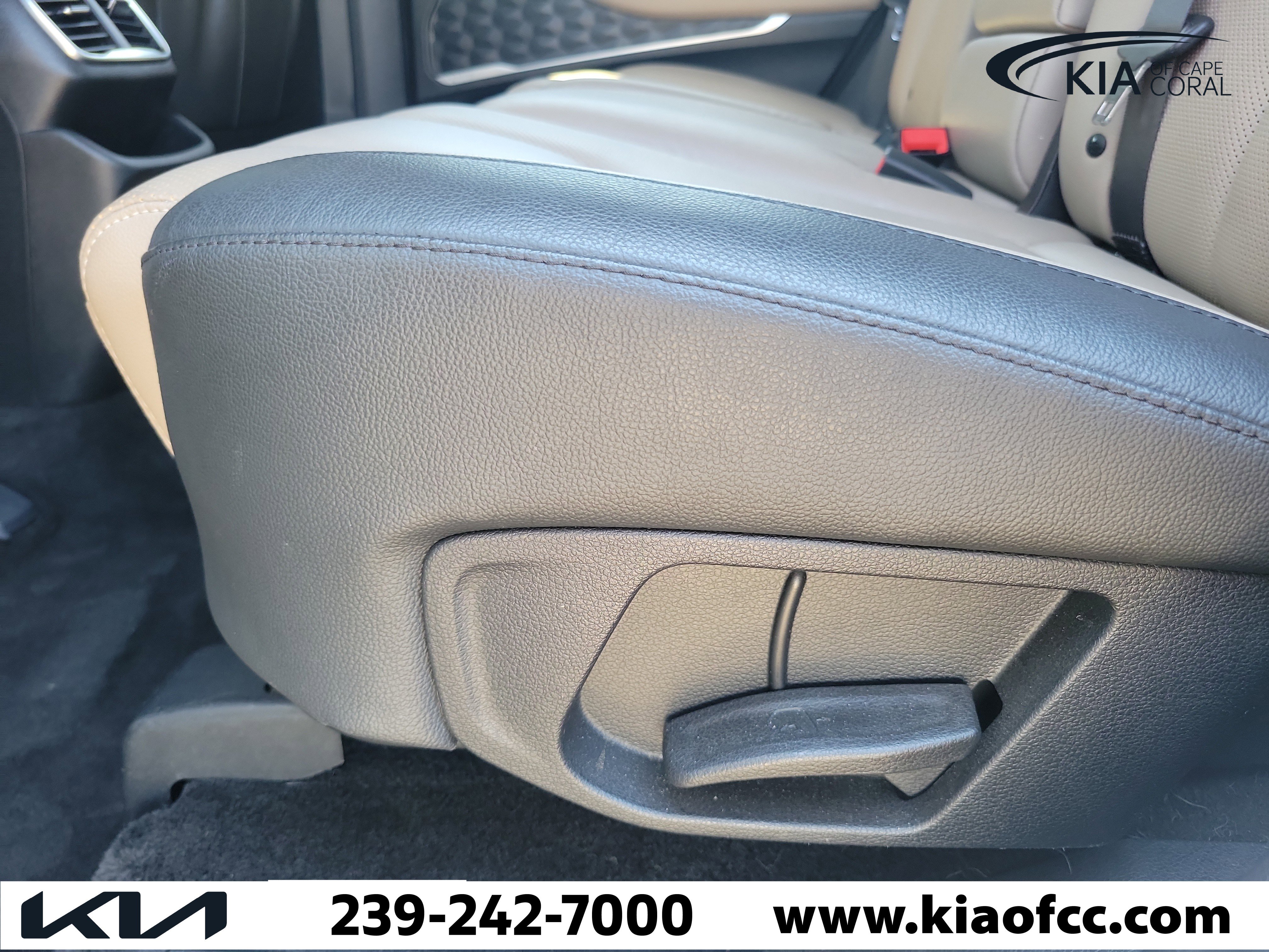 Used 2020 Hyundai Santa Fe Limited FWD image 15