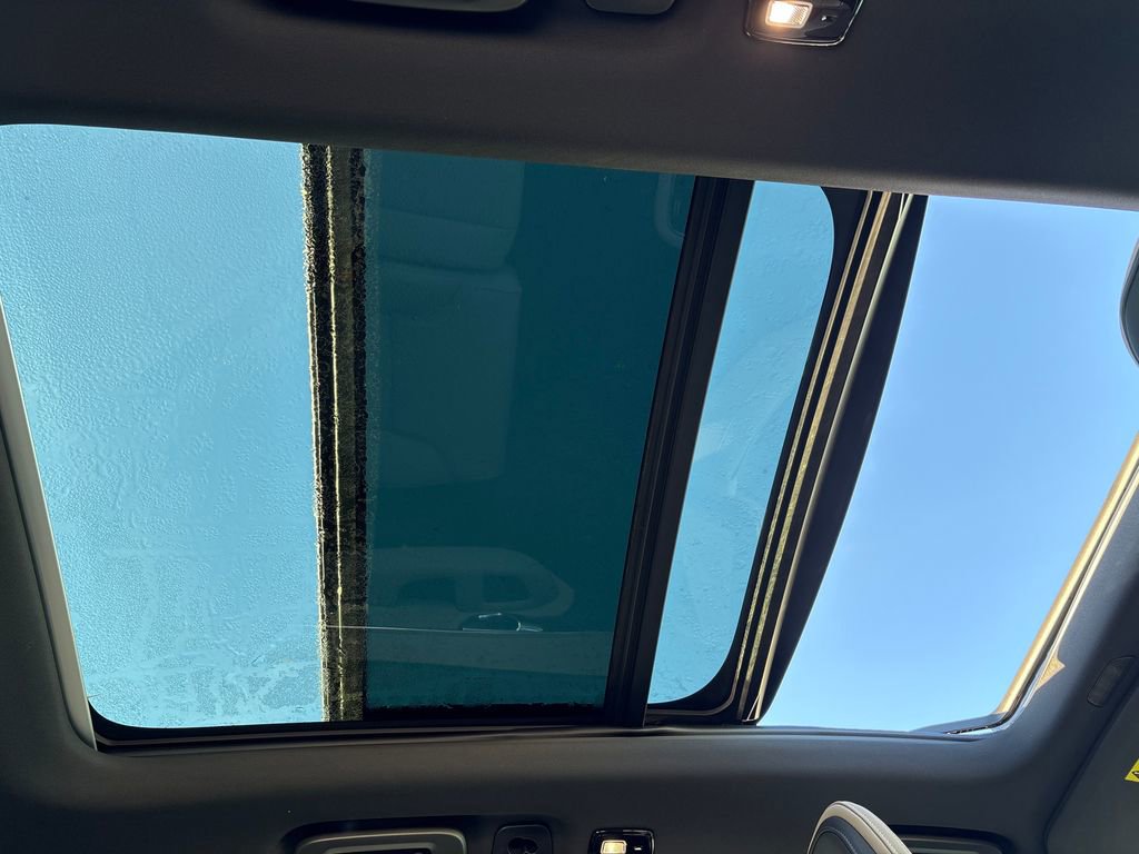 New 2026 Volvo XC90 T8 Core image 17