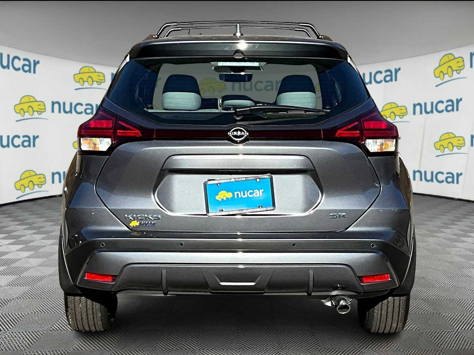 New 2024 Nissan Kicks SR w/ SR Premium Package FWD image 5