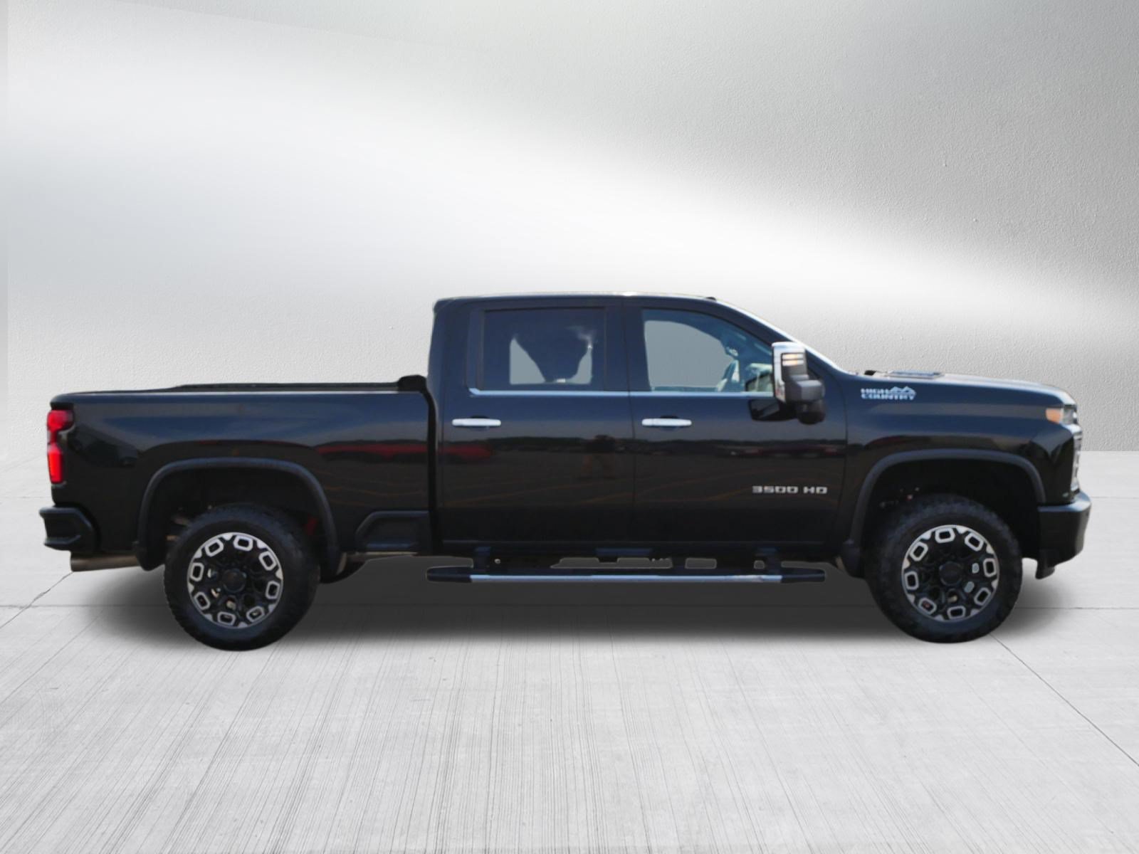 Used 2022 Chevrolet Silverado 3500 High Country w/ Safety Package II AWD/4WD image 8