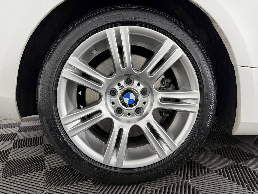 Used 2012 BMW 335i xDrive Coupe AWD/4WD image 39