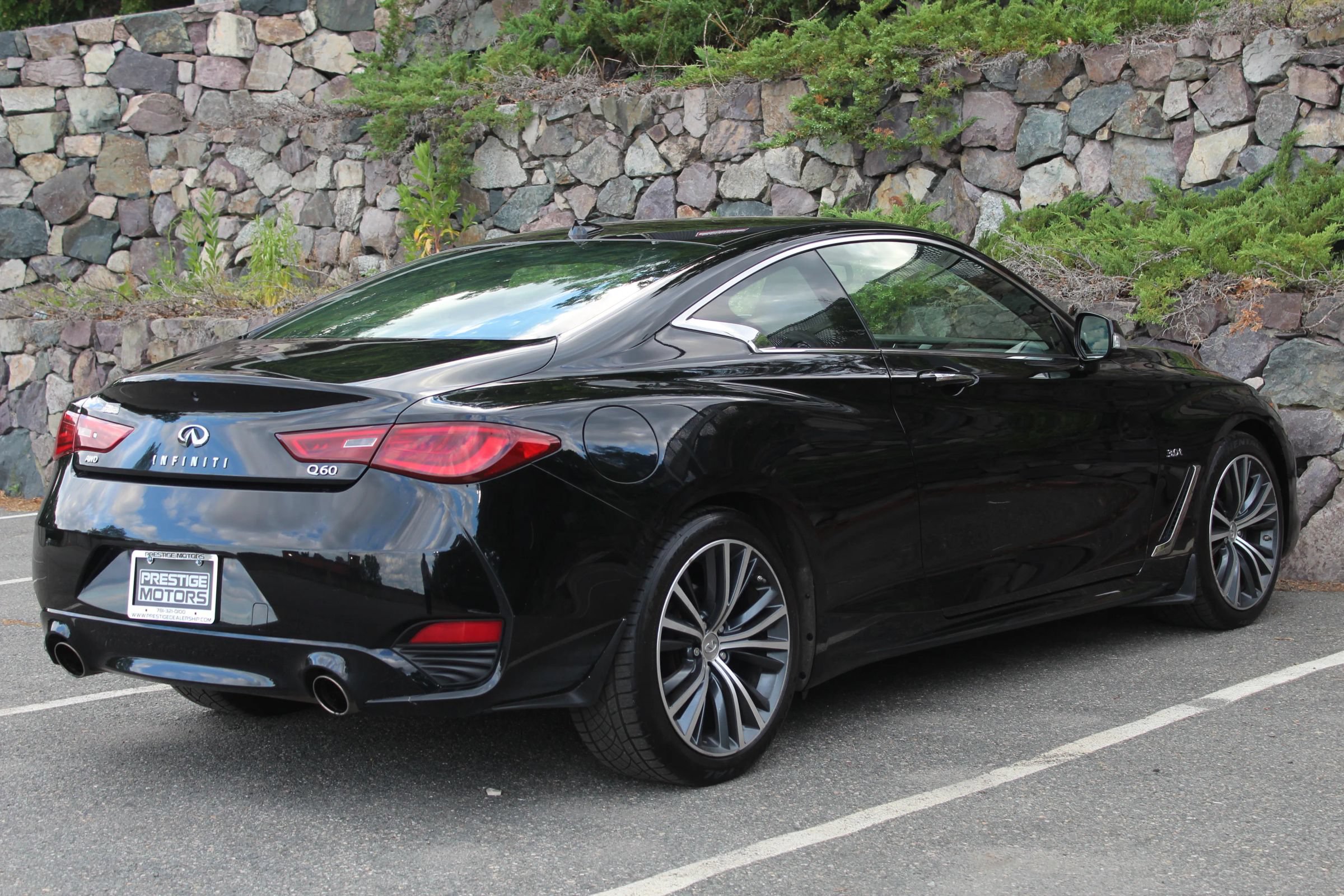 Used 2019 INFINITI Q60 3.0t Luxe w/ Essential Package AWD/4WD image 9