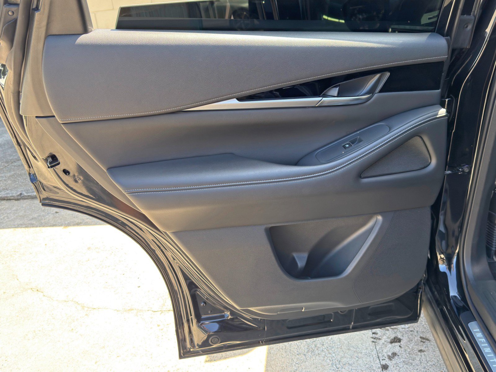 Used 2023 INFINITI QX60 Pure FWD image 41